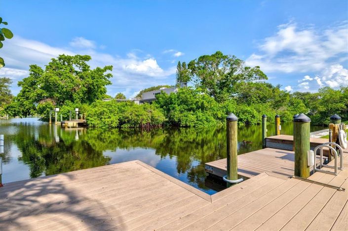 Image No.70-4 Bed Property for sale