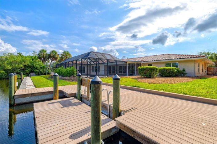 Image No.76-4 Bed Property for sale