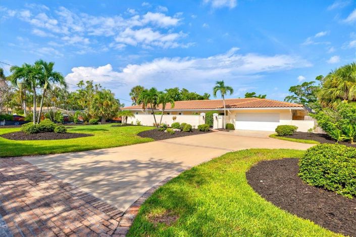 Image No.84-4 Bed Property for sale