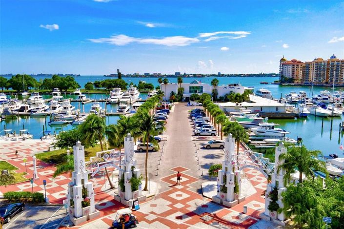 Image No.98-4 Bed Property for sale