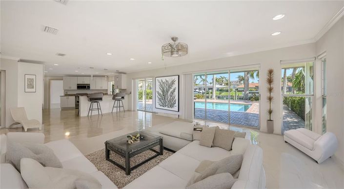 Image No.17-3 Bed Property for sale