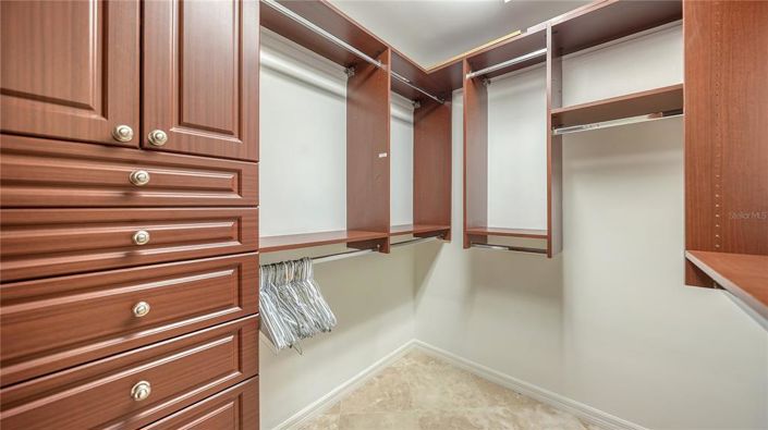 Image No.23-3 Bed Property for sale