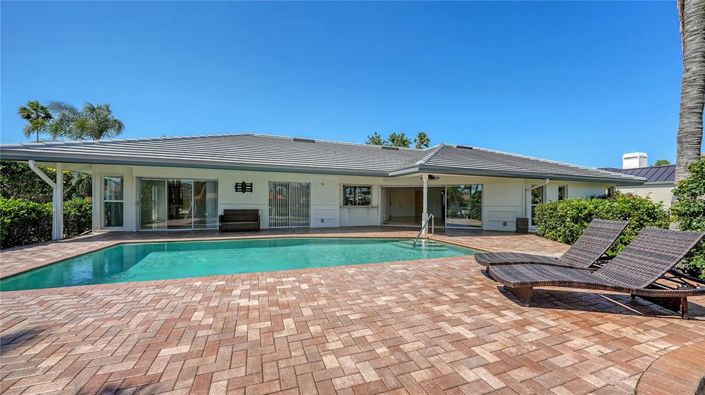 Image No.29-3 Bed Property for sale