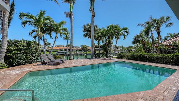 Image No.31-3 Bed Property for sale