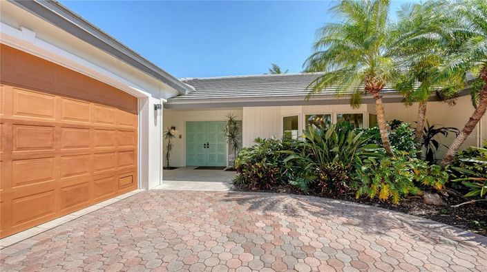 Image No.5-3 Bed Property for sale