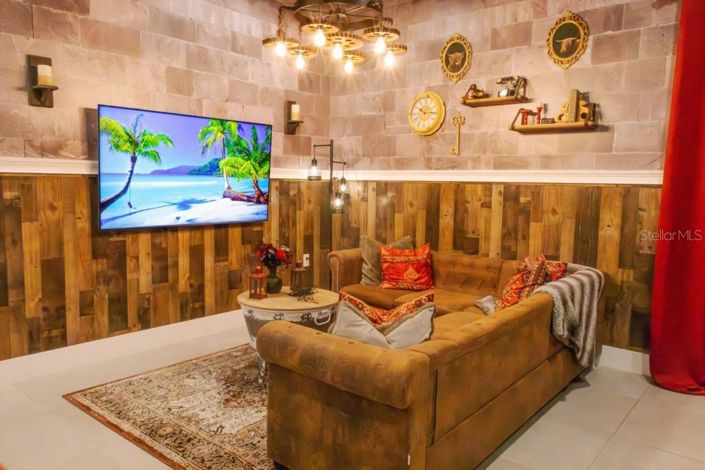 Image No.18-4 Bed Property for sale