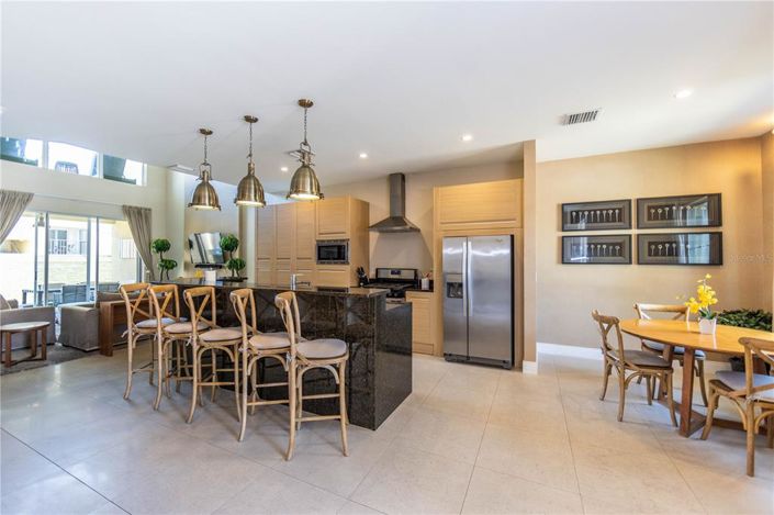 Image No.15-4 Bed Townhouse for sale