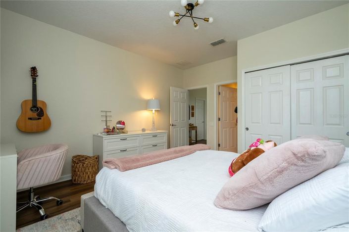 Image No.68-4 Bed Property for sale