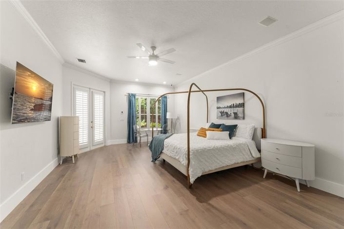 Image No.11-5 Bed Property for sale