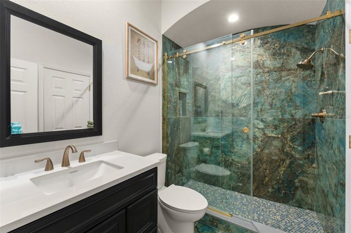 Image No.17-5 Bed Property for sale