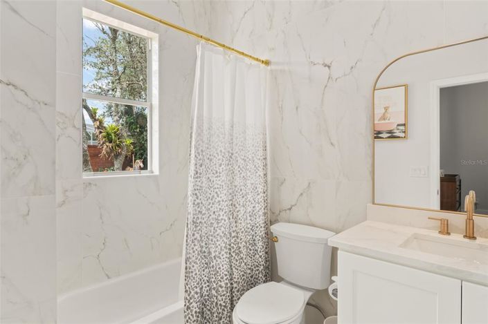 Image No.19-5 Bed Property for sale