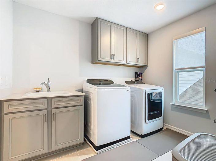 Image No.61-5 Bed Property for sale