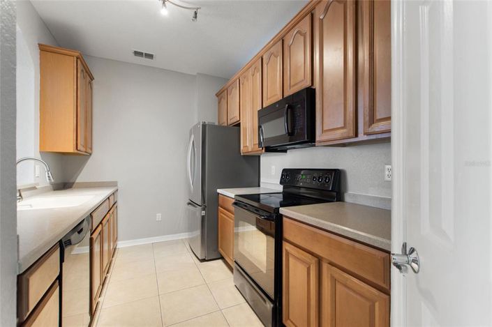 Image No.20-3 Bed Property for sale