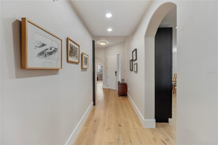 Image No.6-2 Bed Property for sale