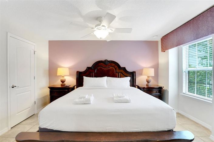 Image No.12-4 Bed Townhouse for sale