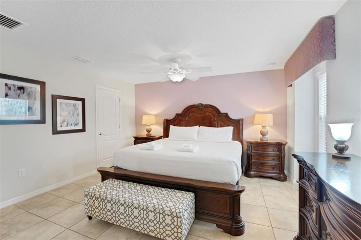 Image No.14-4 Bed Townhouse for sale