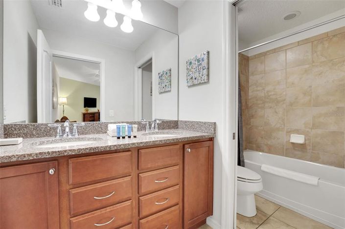 Image No.28-4 Bed Townhouse for sale