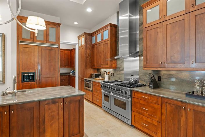 Image No.15-4 Bed Property for sale