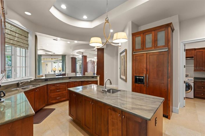 Image No.17-4 Bed Property for sale