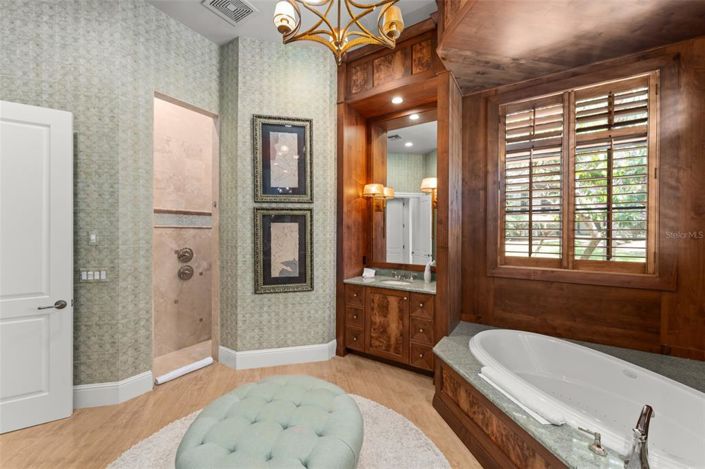 Image No.24-4 Bed Property for sale