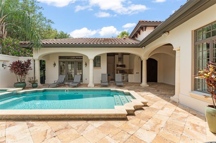 Image No.3-4 Bed Property for sale