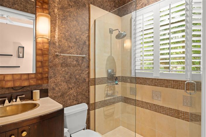 Image No.30-4 Bed Property for sale