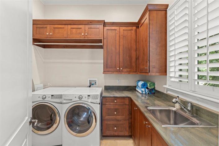 Image No.32-4 Bed Property for sale