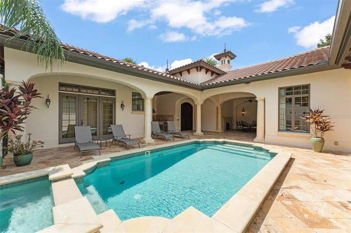 Image No.4-4 Bed Property for sale