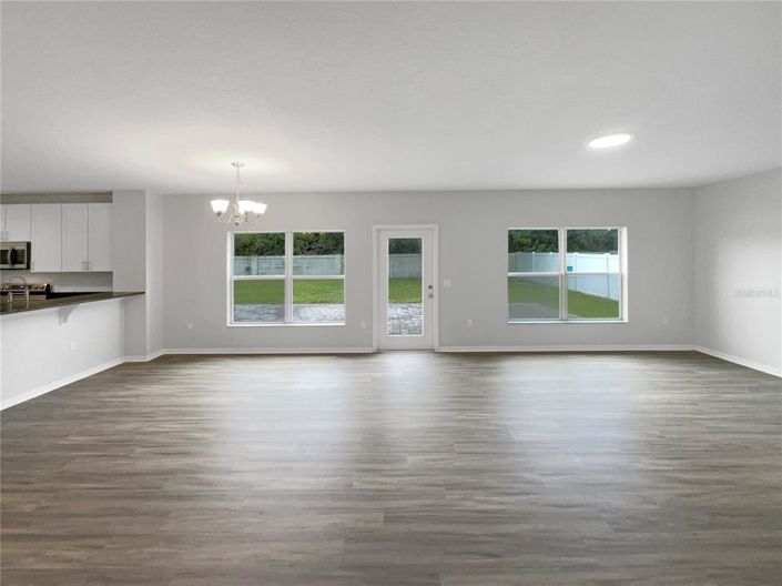 Image No.3-Propriété de 4 chambres à vendre à Kissimmee