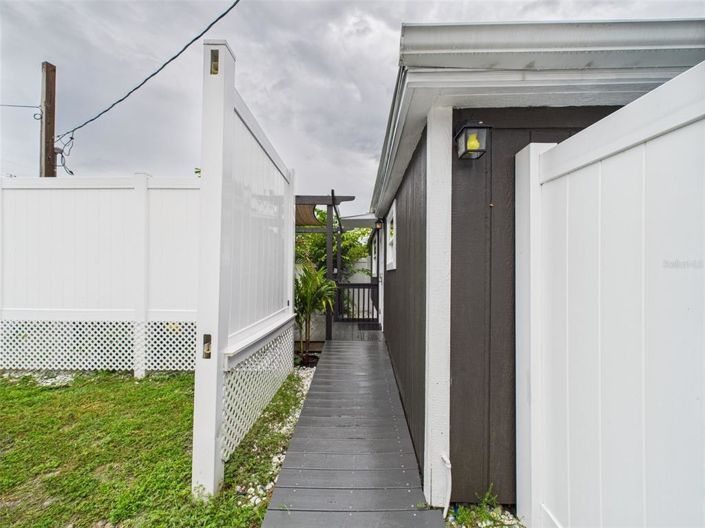 Image No.80-3 Bed Property for sale