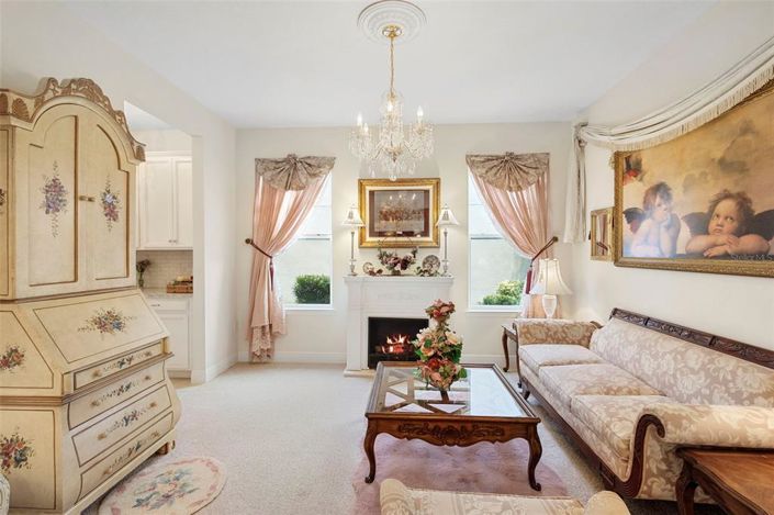 Image No.11-4 Bed Property for sale