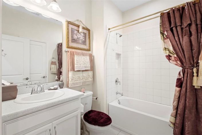 Image No.28-4 Bed Property for sale