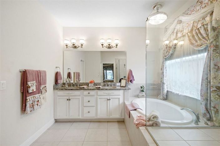 Image No.34-4 Bed Property for sale