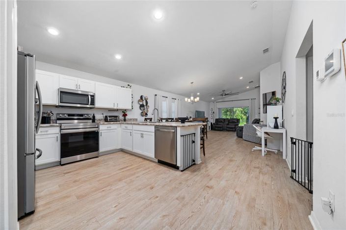 Image No.6-3 Bed Property for sale