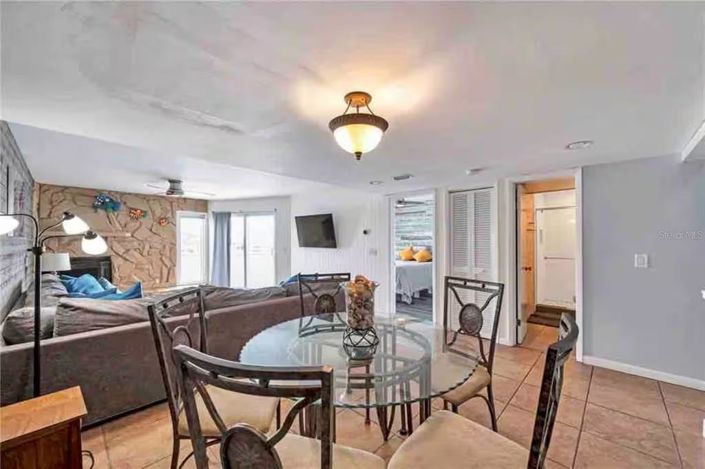 Image No.8-Propriété de 3 chambres à vendre à Treasure Island