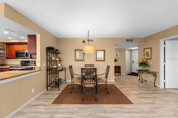 Image No.10-2 Bed Property for sale