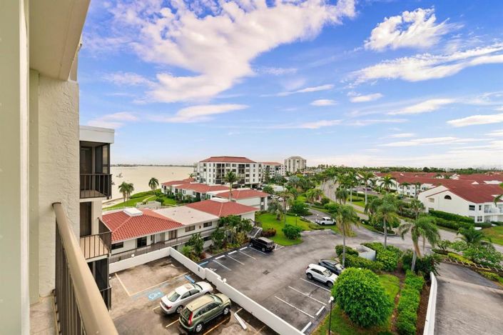 Image No.17-2 Bed Property for sale