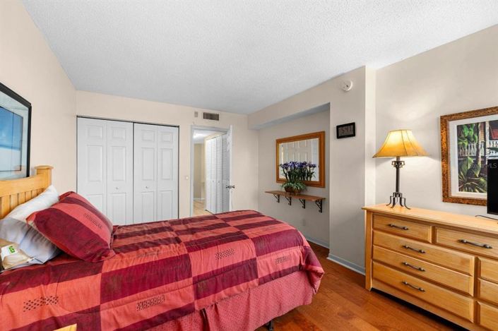 Image No.20-2 Bed Property for sale