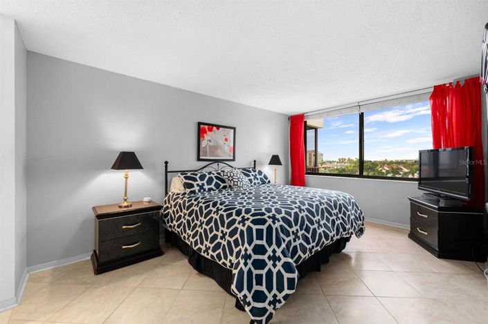 Image No.22-2 Bed Property for sale