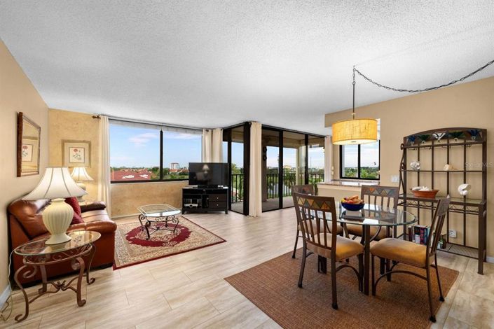 Image No.8-2 Bed Property for sale