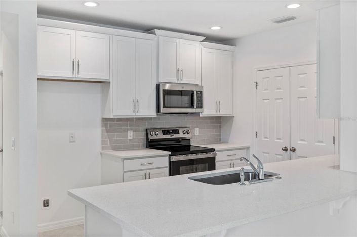 Image No.3-4 Bed Property for sale