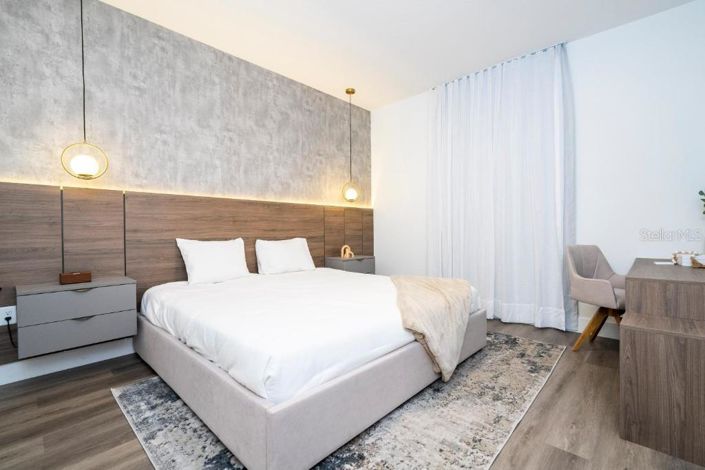 Image No.15-5 Bed Townhouse for sale