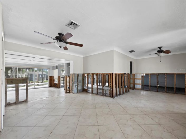 Image No.4-3 Bed Property for sale