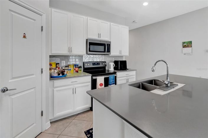 Image No.11-3 Bed Property for sale