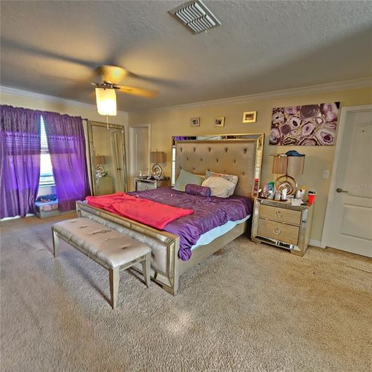 Image No.12-5 Bed Property for sale