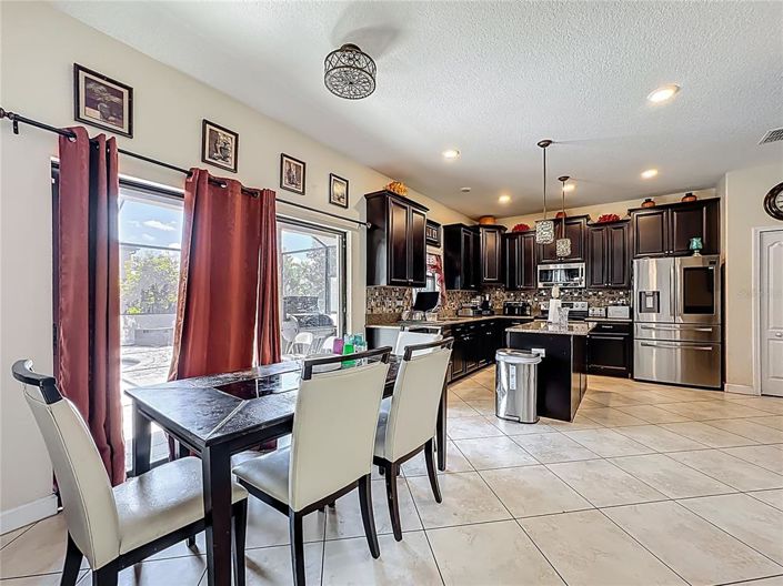 Image No.18-5 Bed Property for sale