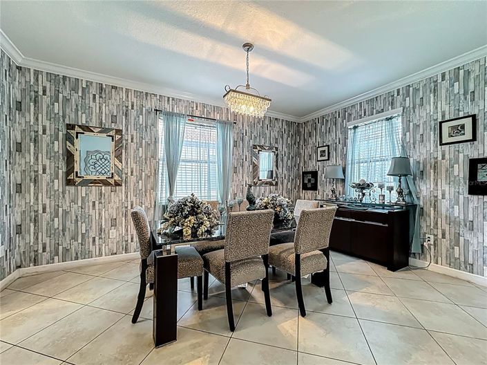 Image No.24-5 Bed Property for sale