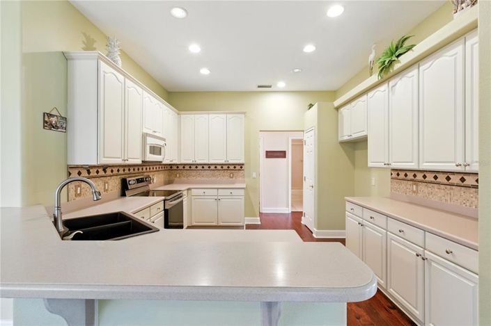 Image No.16-4 Bed Property for sale