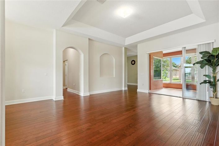 Image No.6-4 Bed Property for sale