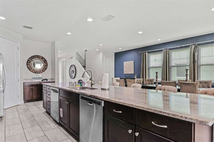 Image No.11-9 Bed Property for sale